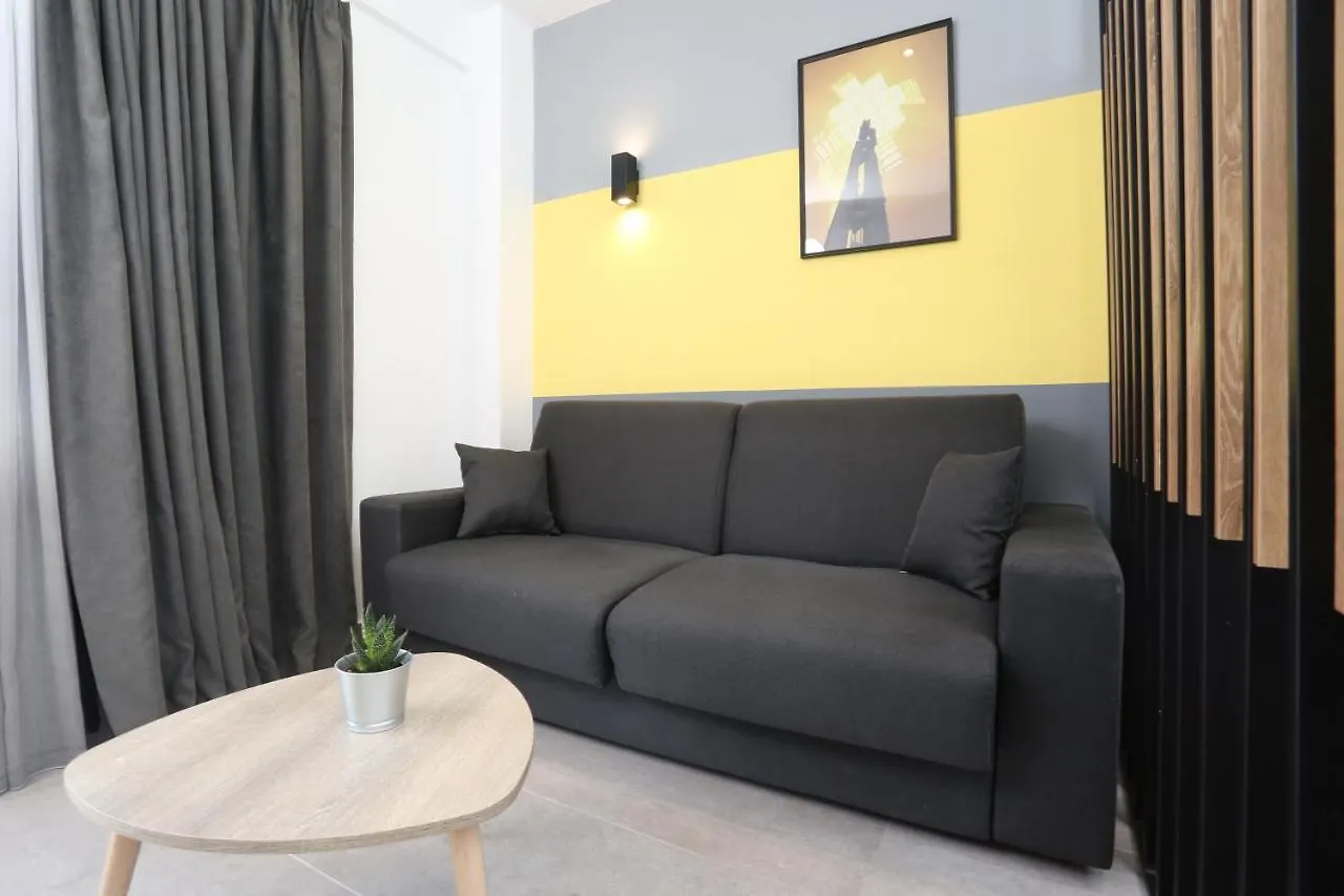 Downtown Seaside Suites سالونيك